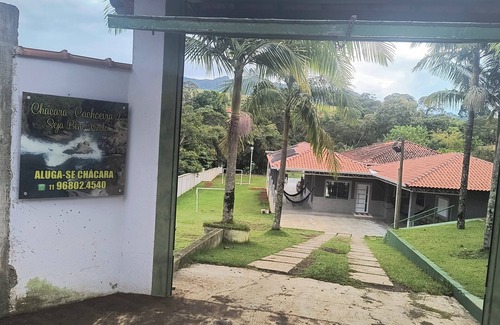 Extrema House | Idyllic Farm Retreat with Pool Near Rio Jaguari Waterfall