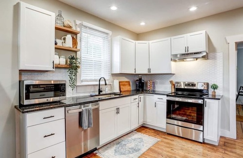 Elizabethtown House | Charming Farmhouse Near Lancaster, Hershey & Elizabethtown