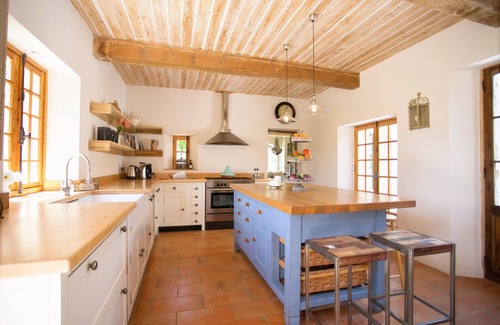 Cotignac Villa | Idyllic Provencal Farmhouse with Pool in Enchanting Vineyards