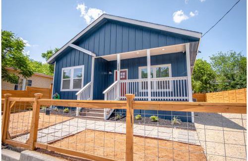 Nevada Street House | Ideal 3BR Retreat Near Vibrant Downtown - Family Friendly