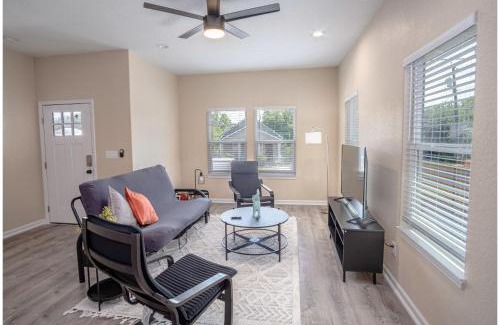 Nevada Street House | Ideal 3BR Retreat Near Vibrant Downtown - Family Friendly