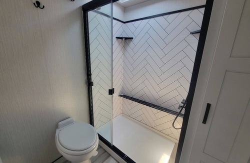 Isleton House | Cozy Fifth Wheel Retreat on the Delta - Pet & Child Friendly