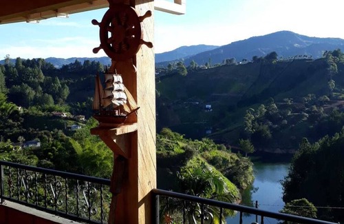 El Penol House | Inviting Finca La Natalia: Family-Friendly with Pool & Spa