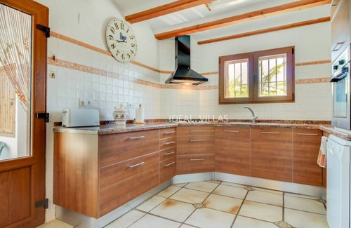 Benissa House | Idyllic Finca with Private Pool & Free Wifi for Families