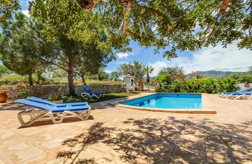 Benissa House | Idyllic Finca with Private Pool & Free Wifi for Families