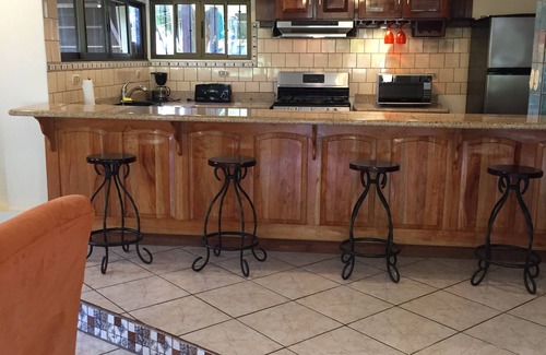 Quebrada La Gamba House | Prime Location with Private Pool and Ocean View Awaits You