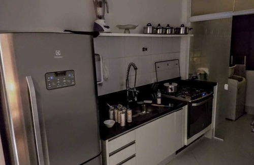 Tombo Apartment | Perfect Retreat at Tumbling Beach with Ocean View & Kitchen