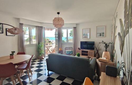 Saint-Laurent-du-Var Apartment | Inviting Love Nest with Balcony and Ocean View, Rated 9.5