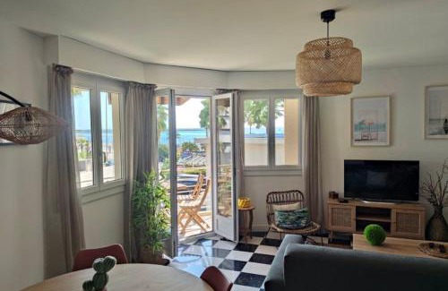 Saint-Laurent-du-Var Apartment | Inviting Love Nest with Balcony and Ocean View, Rated 9.5