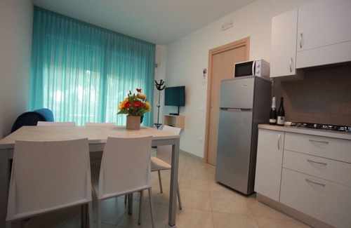 Rosolina Mare Apartment | Cozy Flat Near the Beach with Pet-Friendly Amenities
