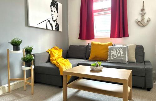 Ferndale Apartment | Inviting Flat in Brixton - 4 Star with 9.1/10 Rating