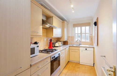 Waterloo Apartment | Relaxing JOIVY 2BR Apartment with Parking & Patio, Near London Eye