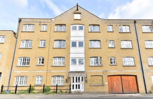 Waterloo Apartment | Relaxing JOIVY 2BR Apartment with Parking & Patio, Near London Eye