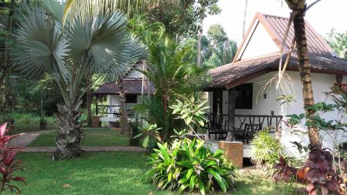 Mai Fat Hotel | Delightful Flower Resort: Family-Friendly & Pet Friendly Stay