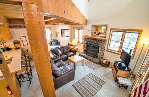 Deer Park House | Nature Retreat with Private Hot Tub & Bikes near Mt Adams