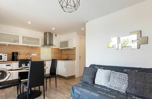 Les Hauts de Canet Apartment | Cozy Apartment with Pool, A/C & Ocean View for 4 Guests