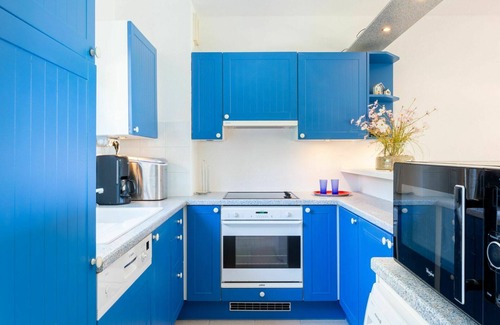 Plage de la Garonnette Apartment | Inviting Apartment for 6 with Pool, Terrace & Ocean View
