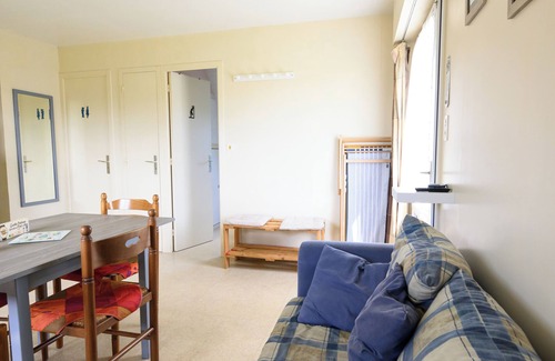 Plobannalec-Lesconil Apartment | Beautiful apartment with land near the beach