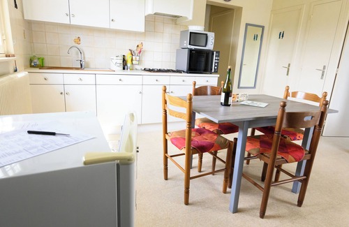 Plobannalec-Lesconil Apartment | Beautiful apartment with land near the beach