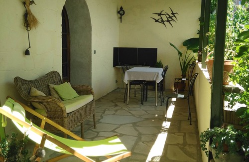 Ribaute-les-Tavernes House | Charming Holiday Home in Village with Spa & Kitchen Access