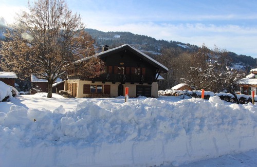 Saint-Gervais-les-Bains Ski Chalet | Enchanting Mountain Chalet with Scenic Views for 12 Guests