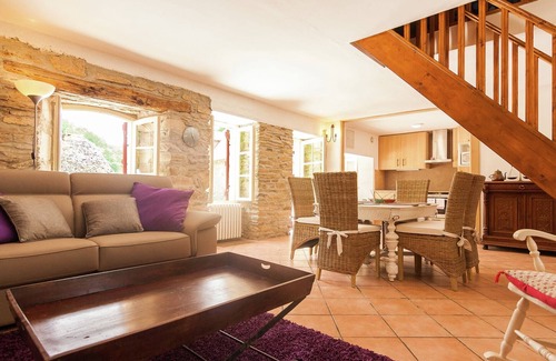 Saint-Medard-d'Excideuil Cottage | Idyllic Vacation Home with Pool & Pet-Friendly Amenities
