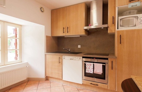 Saint-Medard-d'Excideuil Cottage | Idyllic Vacation Home with Pool & Pet-Friendly Amenities