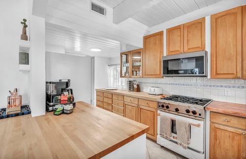 Austin House | Beautiful French Country Villa wt Pool & Fire-pit in marvelous Austin