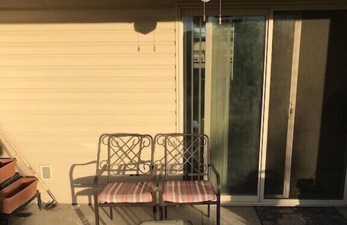 Columbia House | Beautiful Furnished Room