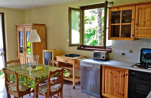 Agra Apartment | Scenic Garden Apartment with Lake Views and Spa Access
