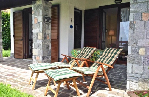 Agra Apartment | Scenic Garden Apartment with Lake Views and Spa Access