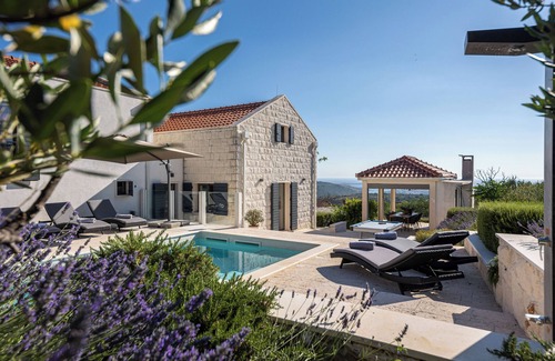 Rogoznica Villa | Idyllic Oasis with Pool & Ocean Views, Pet Friendly Retreat