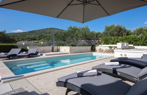 Rogoznica Villa | Idyllic Oasis with Pool & Ocean Views, Pet Friendly Retreat