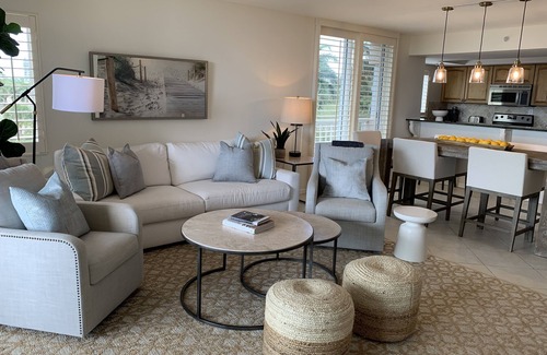 Park Shore Condo | Idyllic Condo with Private Beach Access and Pool