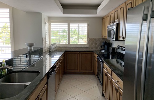 Park Shore Condo | Idyllic Condo with Private Beach Access and Pool