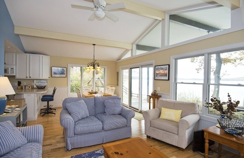 Empire House | Charming Escape at Little Glen Lake with Stunning Views