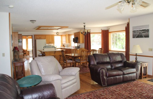 Spicer House | Idyllic George Lake Retreat with Pool & Spa Amenities