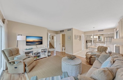 Palmetto Dunes Condo | Scenic Golf Course Views Steps from the Beach - WO17