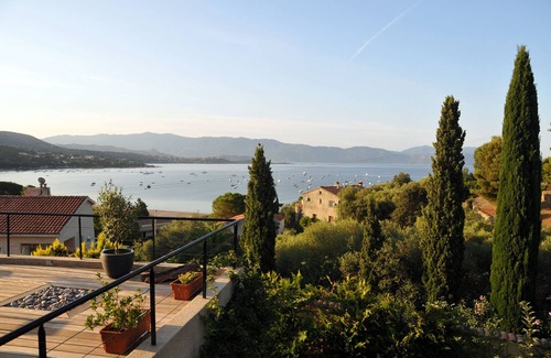 Vico Villa | Oceanfront Villa with Pool & Spectacular Sea Views