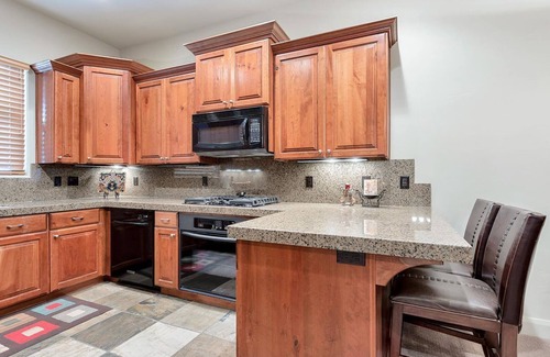 St. George Condo | Inviting Ground Floor Condo with Pool in St. George, Utah