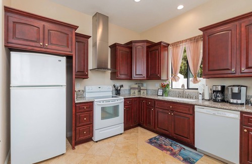 Temecula House | Charming Guest Cottage in Temecula Wine Country Escape