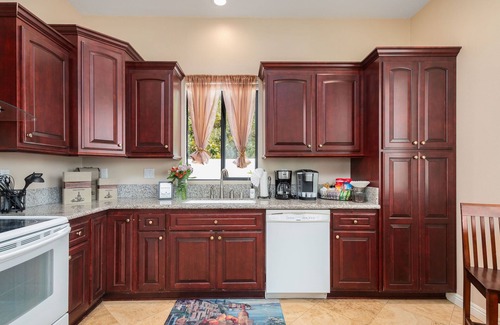 Temecula House | Charming Guest Cottage in Temecula Wine Country Escape