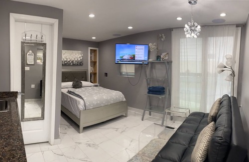 Woodmere Apartment | Beautiful guest house close to jfk