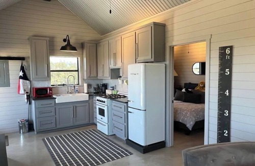 Wimberley Cottage | Experience Hill Country Charm with Scenic Views & Family Amenities