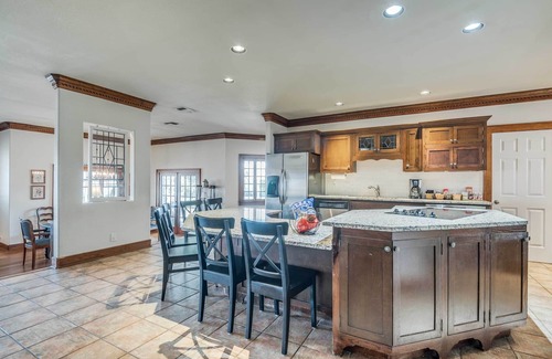 Boerne House | Idyllic Hill Country Ranch Home – Spa & Breakfast Included!