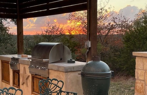 Dripping Springs House | Beautiful Hill Country House on 28 Acres with pool, hot tub and fire pit.