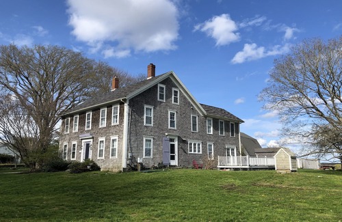 Little Compton House | Historic Home with Kitchen Amenities - Guest Rated 10/10