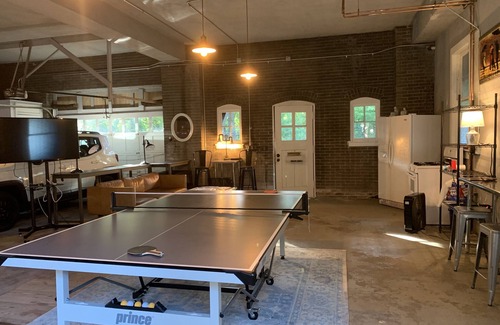 Davenport House | Historic Carriage House Retreat in Exclusive McClellan Heights