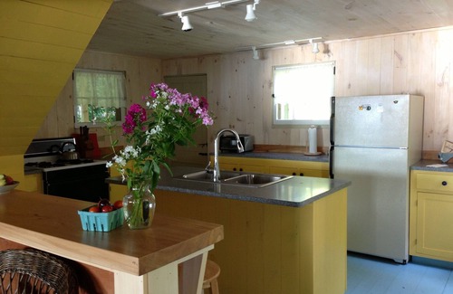 Greensboro Cottage | Historic Lakeside Cottage in Greensboro Vermont – 10/10 Rating