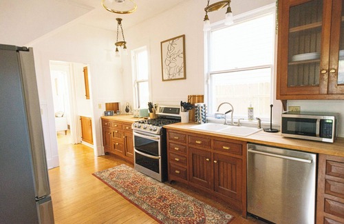 Huning Highland Historic District House | Beautiful Historic 120 y/o ABQ Home Near UNM/Downtown/Zoo/Aquarium/BioPark